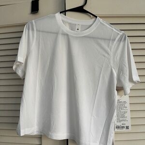 Lululemon Ultralight waist-length T-shirt NWT